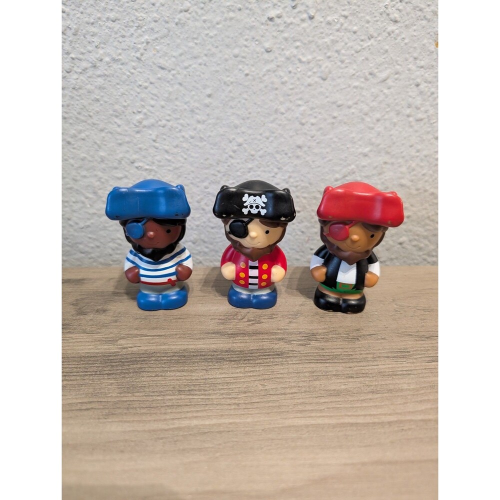 Pirate Action Figure Lot of 3 Small Plastic Figures